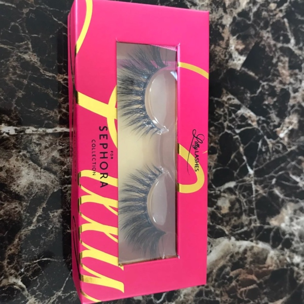 Lilly lashes